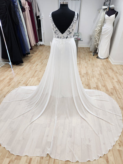 Plus Size Lace Top Chiffon Bottom Wedding Dress