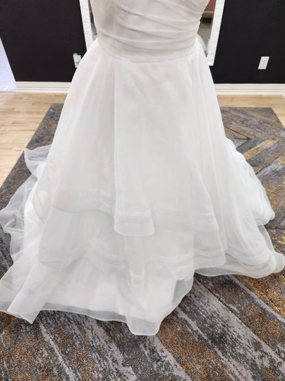 Plus size A-Line Ruffle Wedding Dress