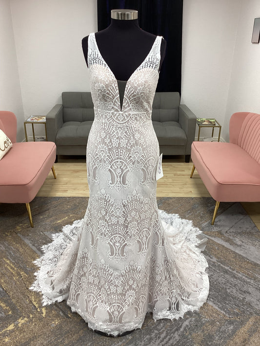 Western Full Lace Fit and Flare Wedding Dress