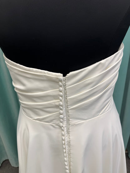 Essense of Australia Style D4225 Strapless A-Line Satin Wedding Dress with Ruching and Slit