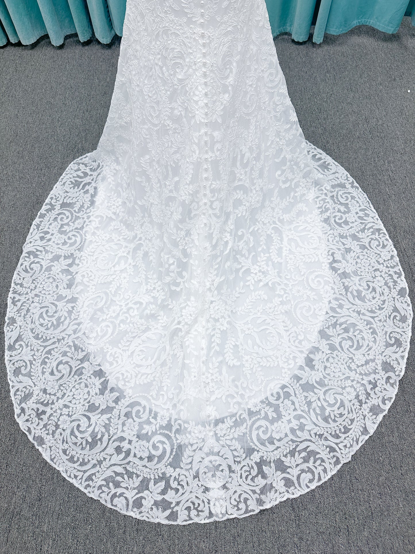 Dondi Fit and Flare Wedding Dress in Ivory, Size 14 — allover lace, fitted bodice, dramatic flare skirt