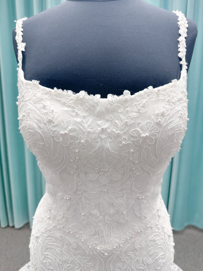 Dondi Fit and Flare Wedding Dress in Ivory, Size 14 — allover lace, fitted bodice, dramatic flare skirt
