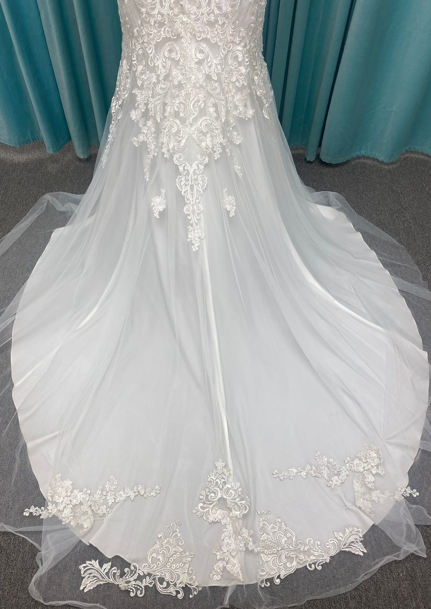 Stella York 6600 Plus Size Wedding Dress