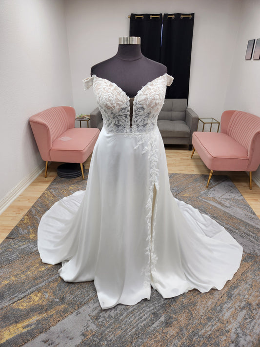 Justin Alexander Adore 11317 Plus Size Wedding Dress