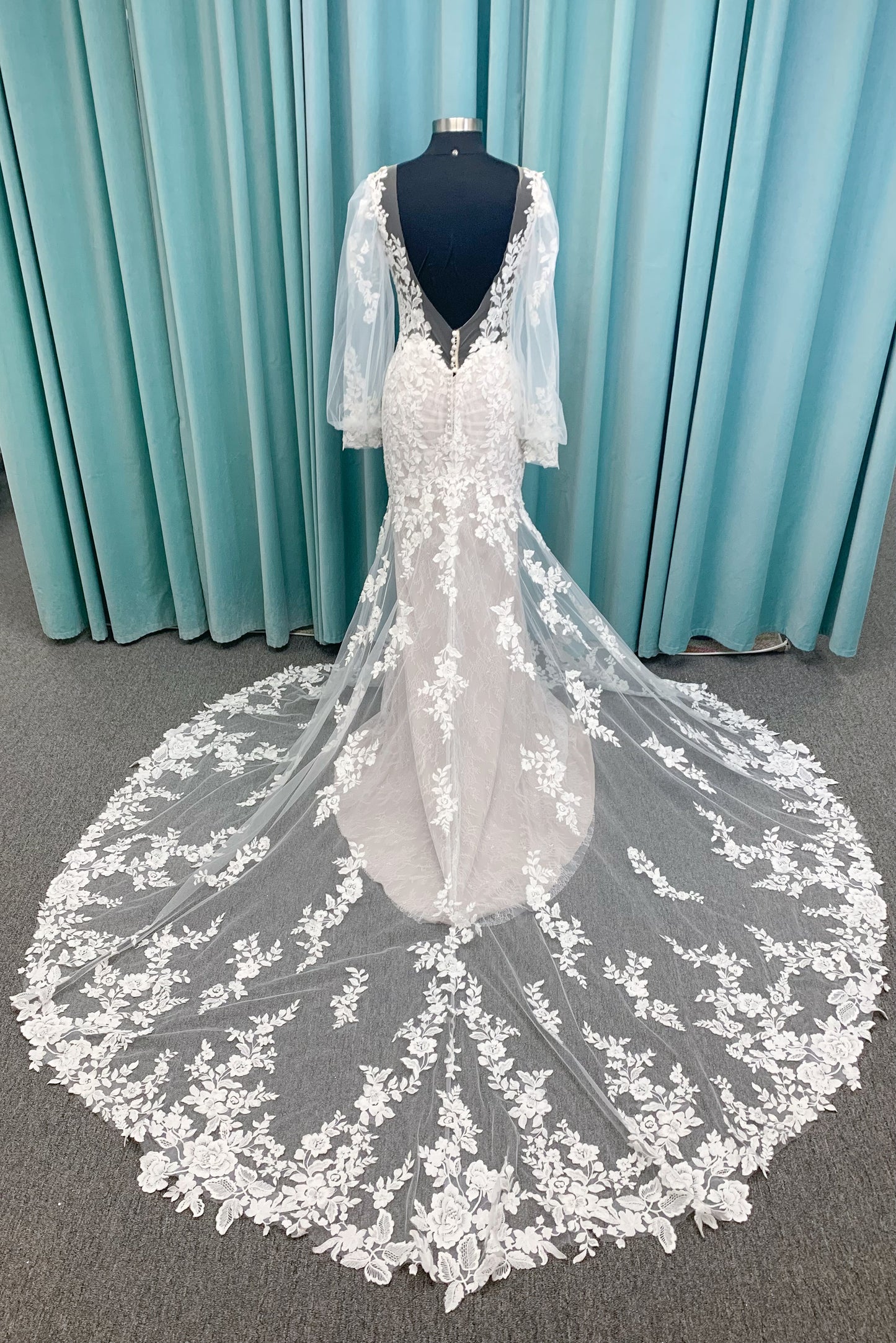 Morilee Jeannie style 2513 plunging neck Chantilly lace fit-and-flare wedding dress with detachable bishop sleeves, size 12