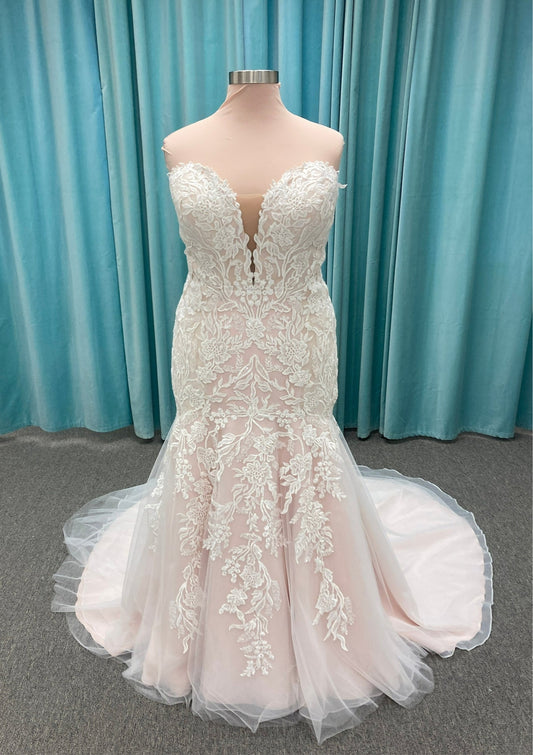 Blush Mermaid Lace Wedding Dress