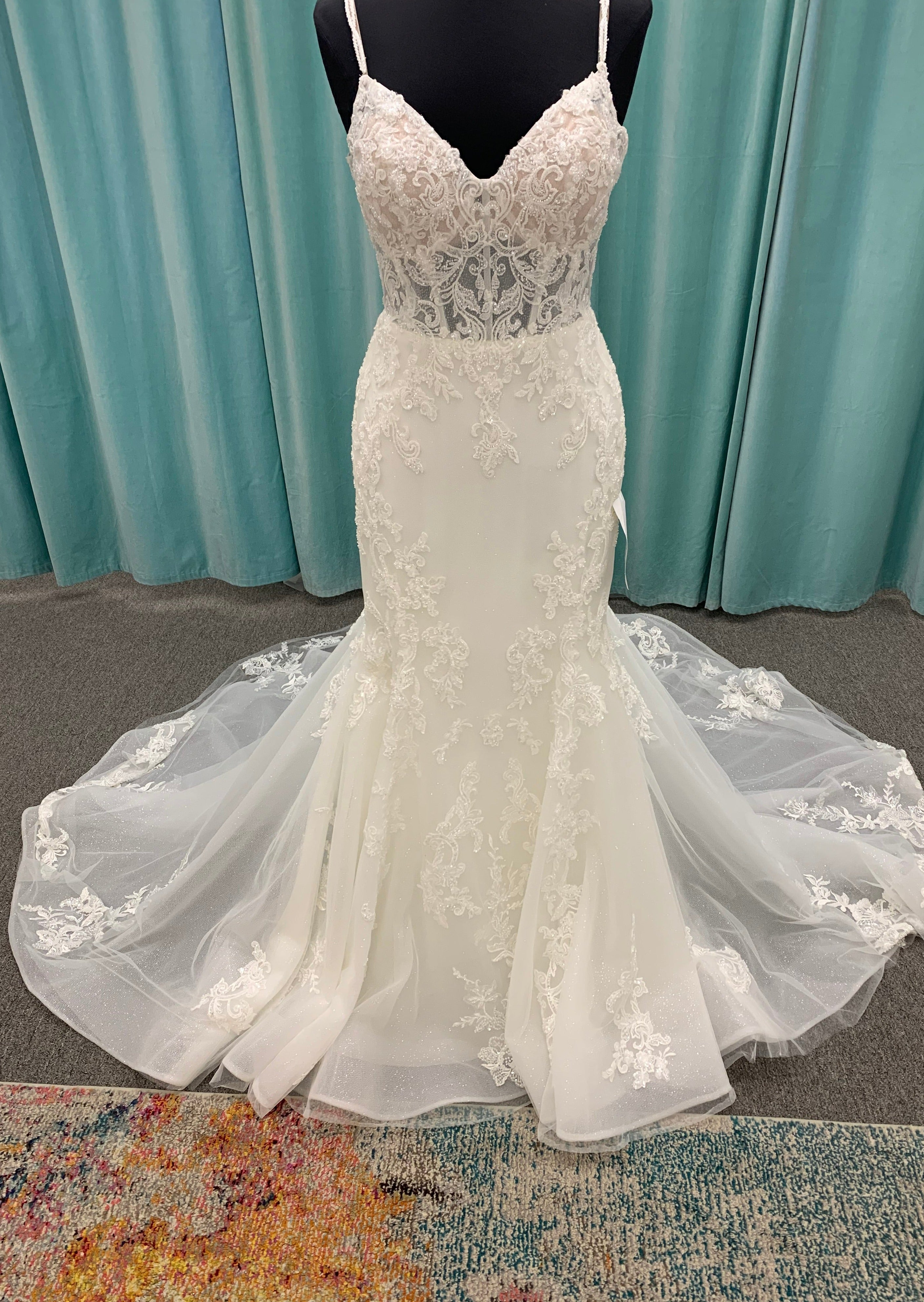 Cizzy Bridal Australia Dresses in Dubai