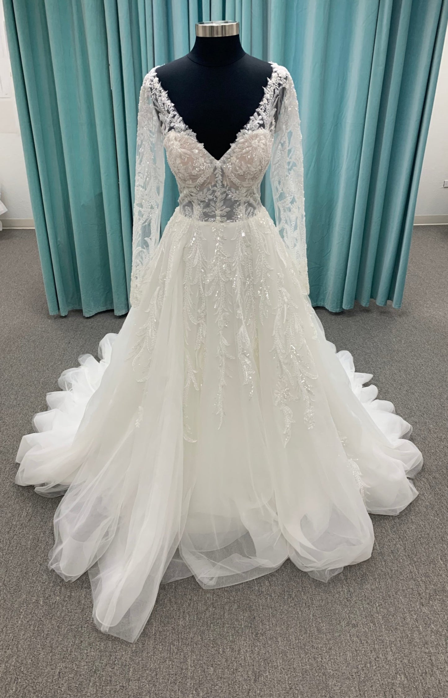 Essense of Australia D3700 Wedding Dress