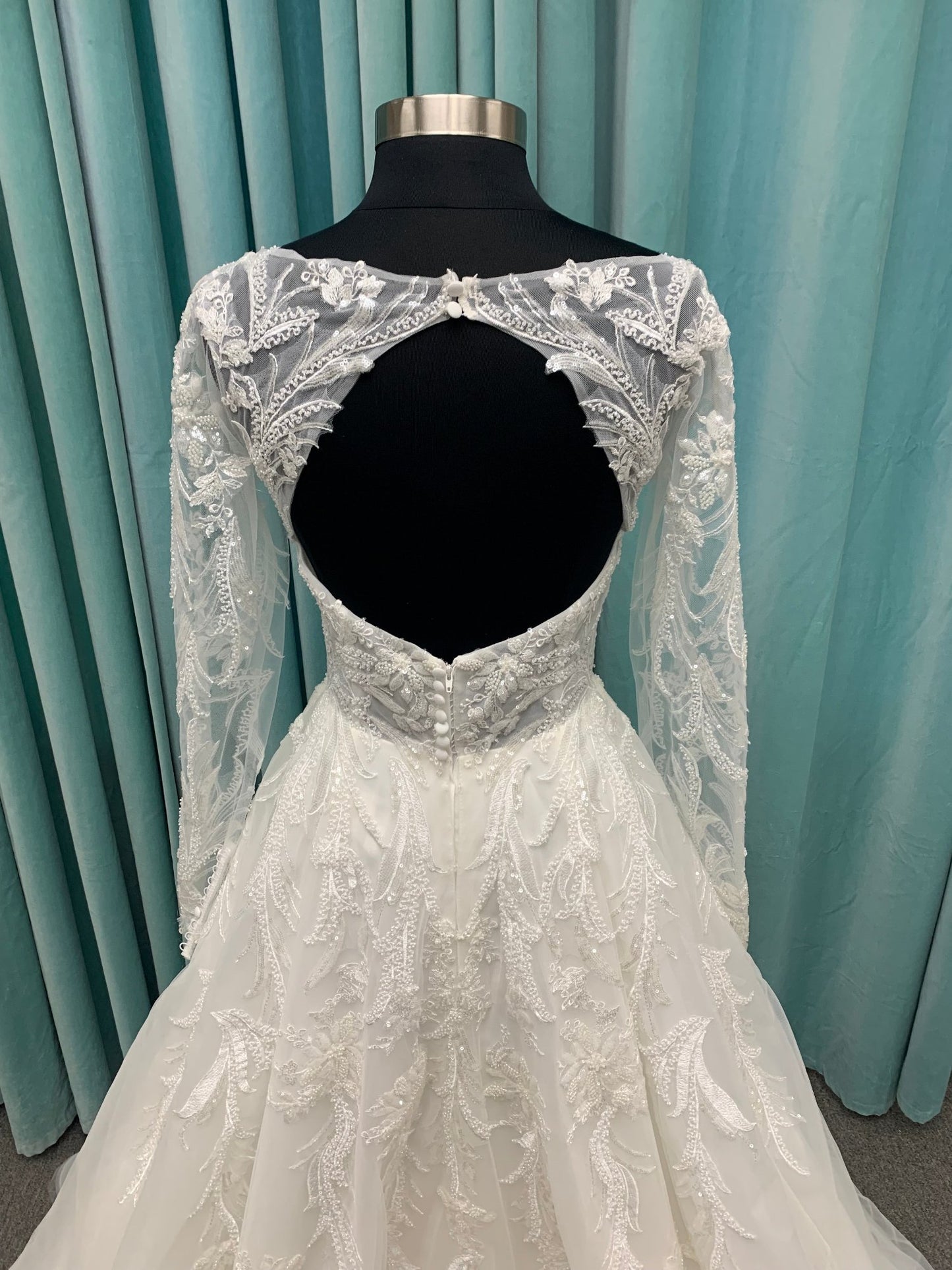 Essense of Australia D3700 Wedding Dress