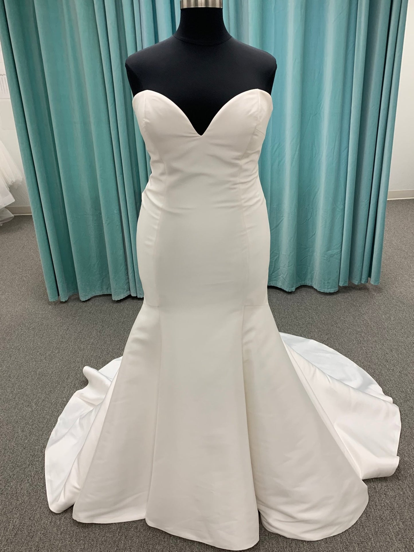 Justin Alexander Blaire 88171 Plus Size Wedding Dress