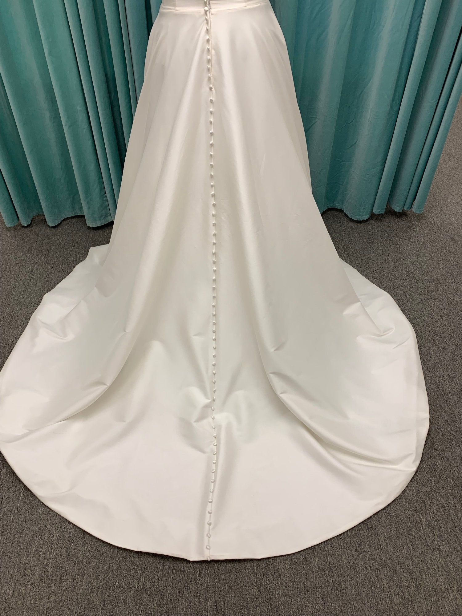 Plus Size Wedding Dress Mikado Scoop Neckline with Pockets