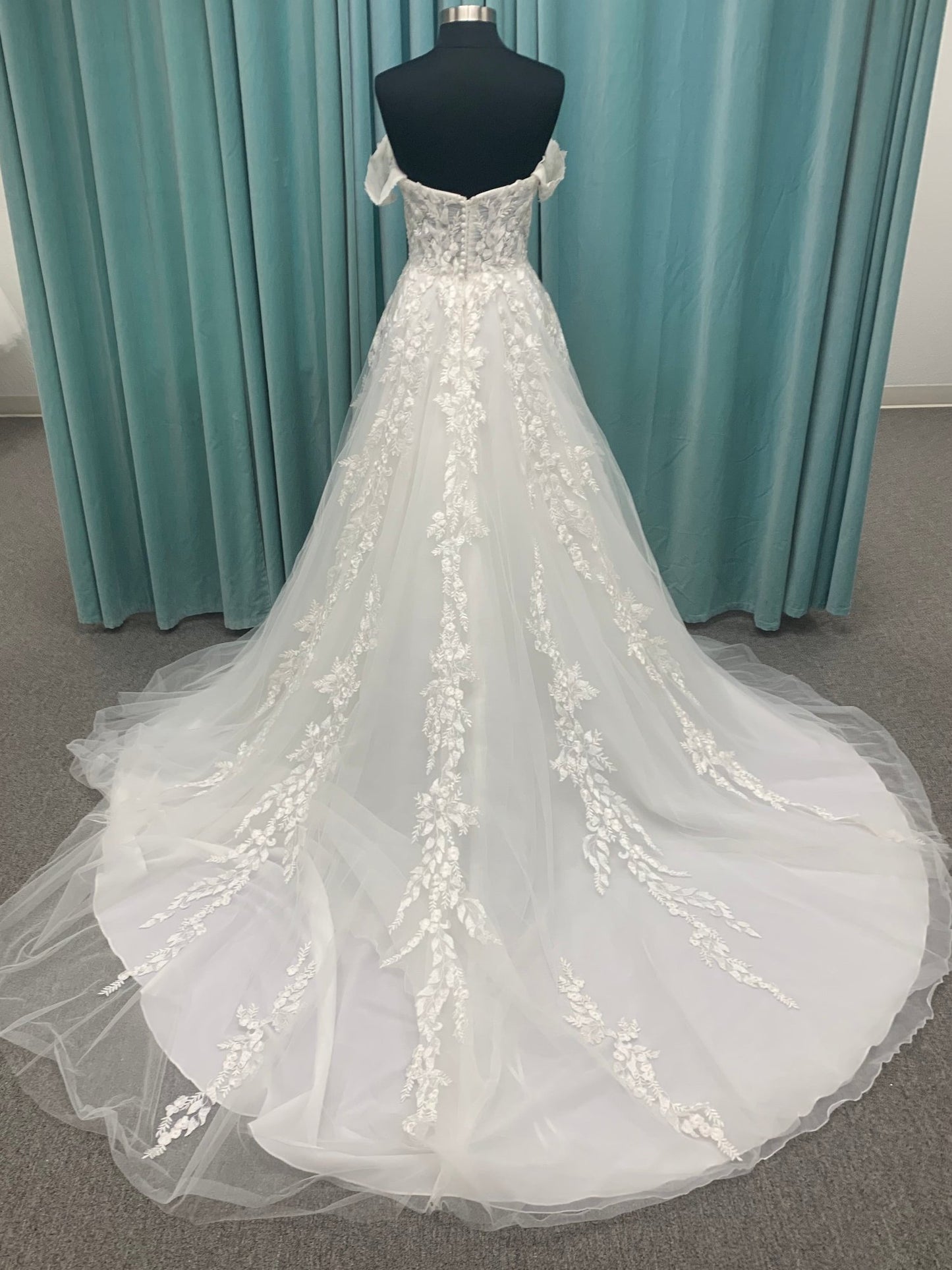 Justin Alexander Carlee 88219 Wedding Dress