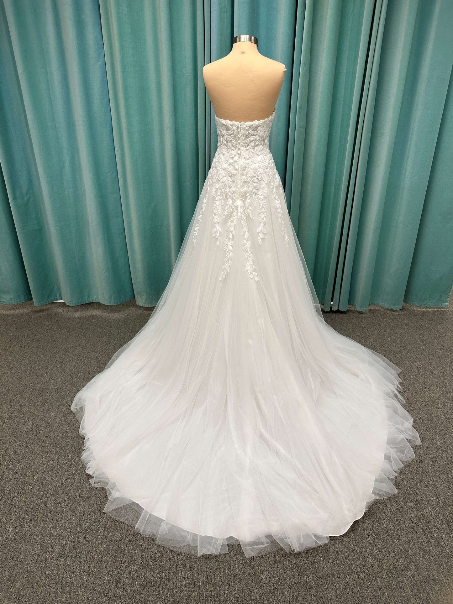 Stella York 7413 Wedding Dress