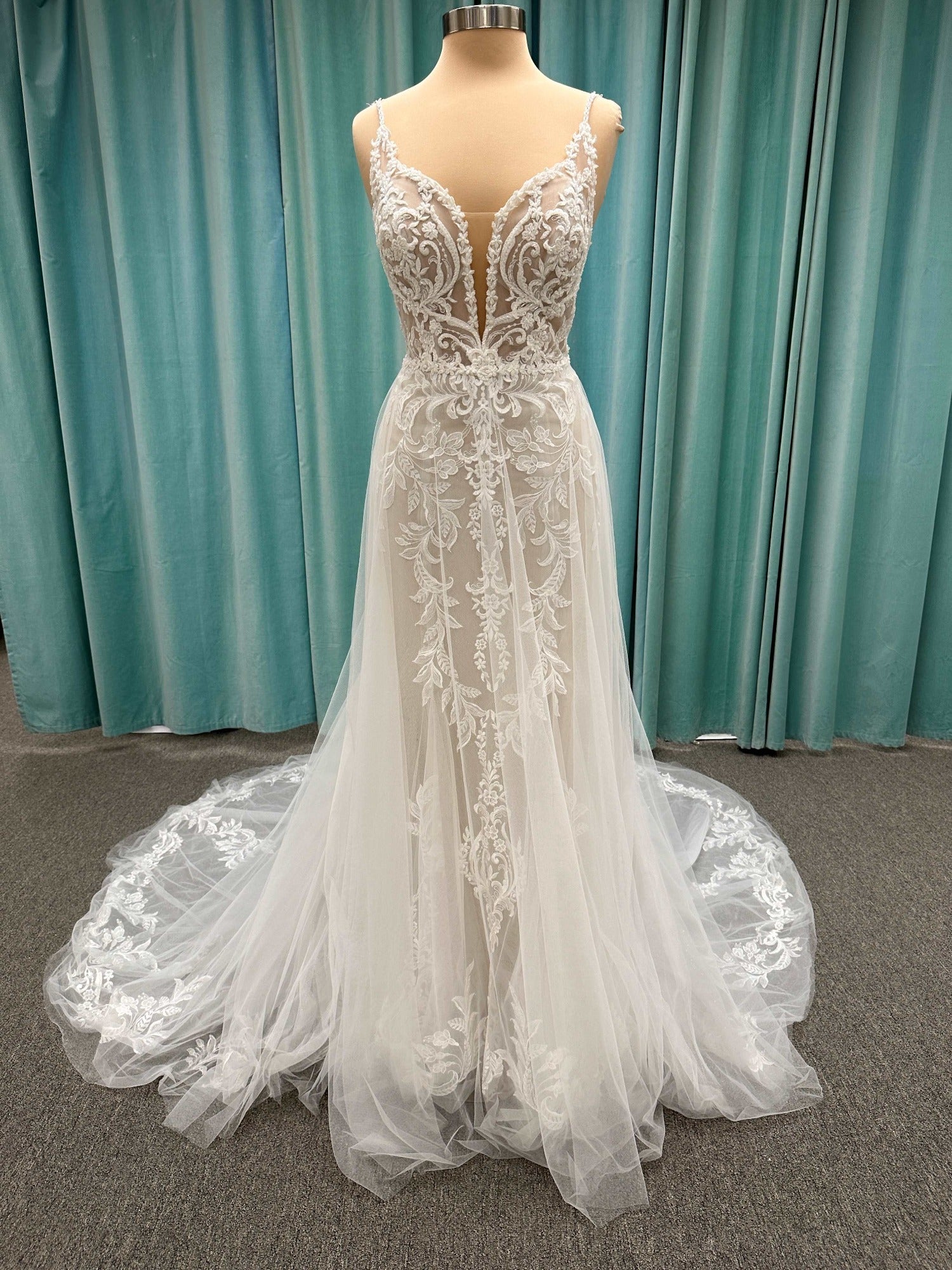 Essense of Australia D3324 Wedding Dress