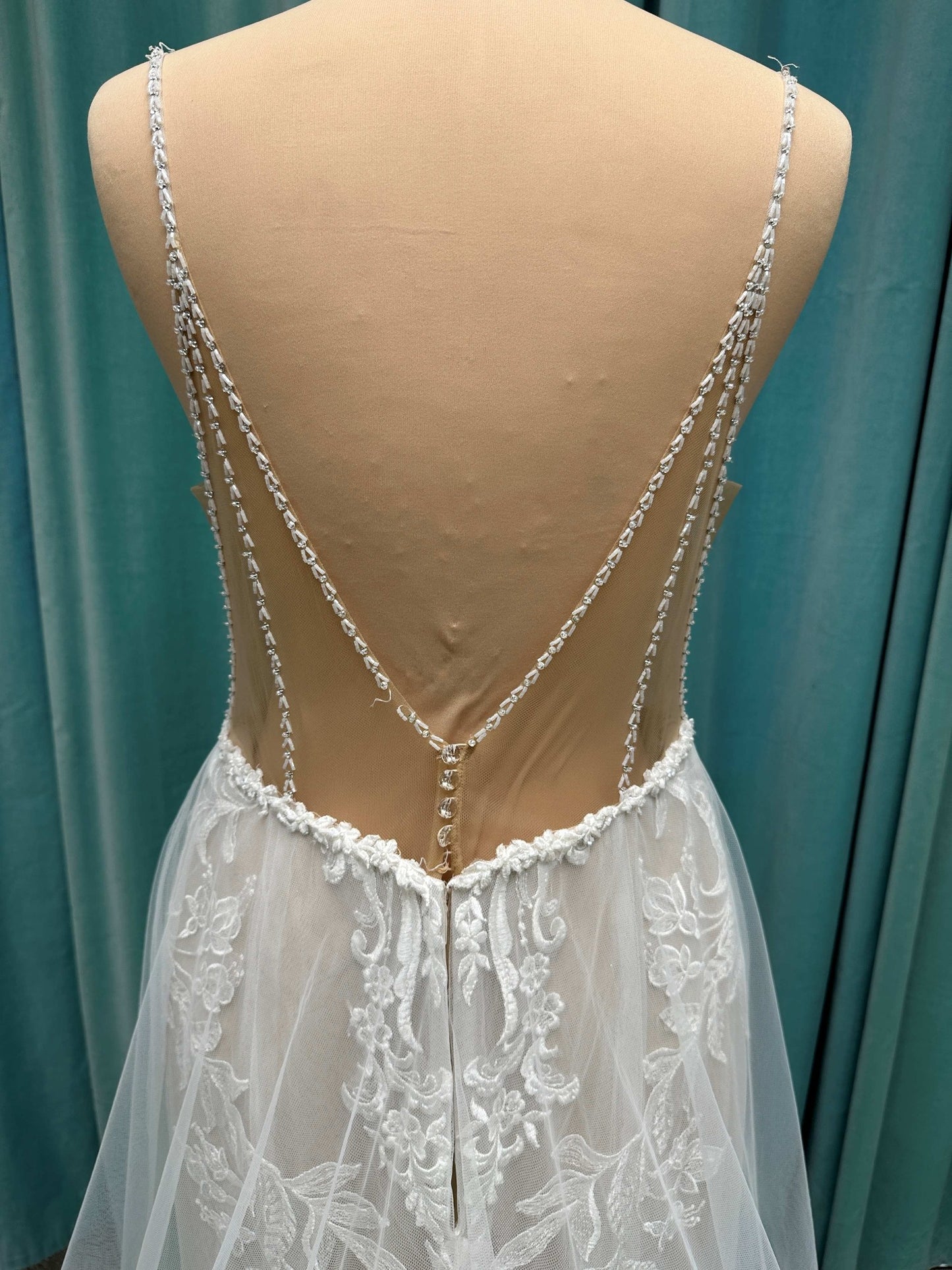 Essense of Australia D3324 Wedding Dress