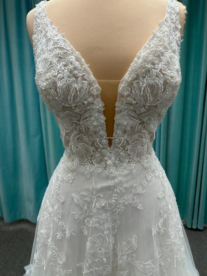 Essense of Australia D3127 Wedding Dress