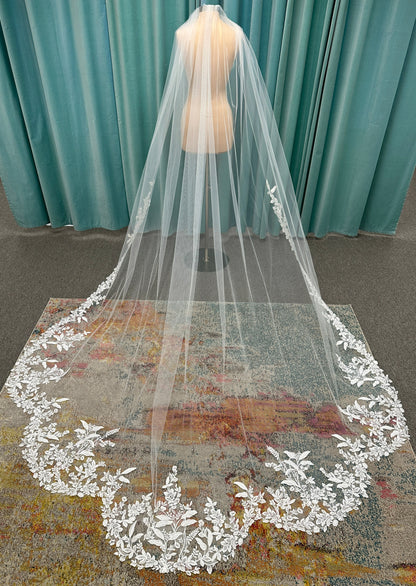 Scalloped Lace Cathedral Wedding Bridal Veil