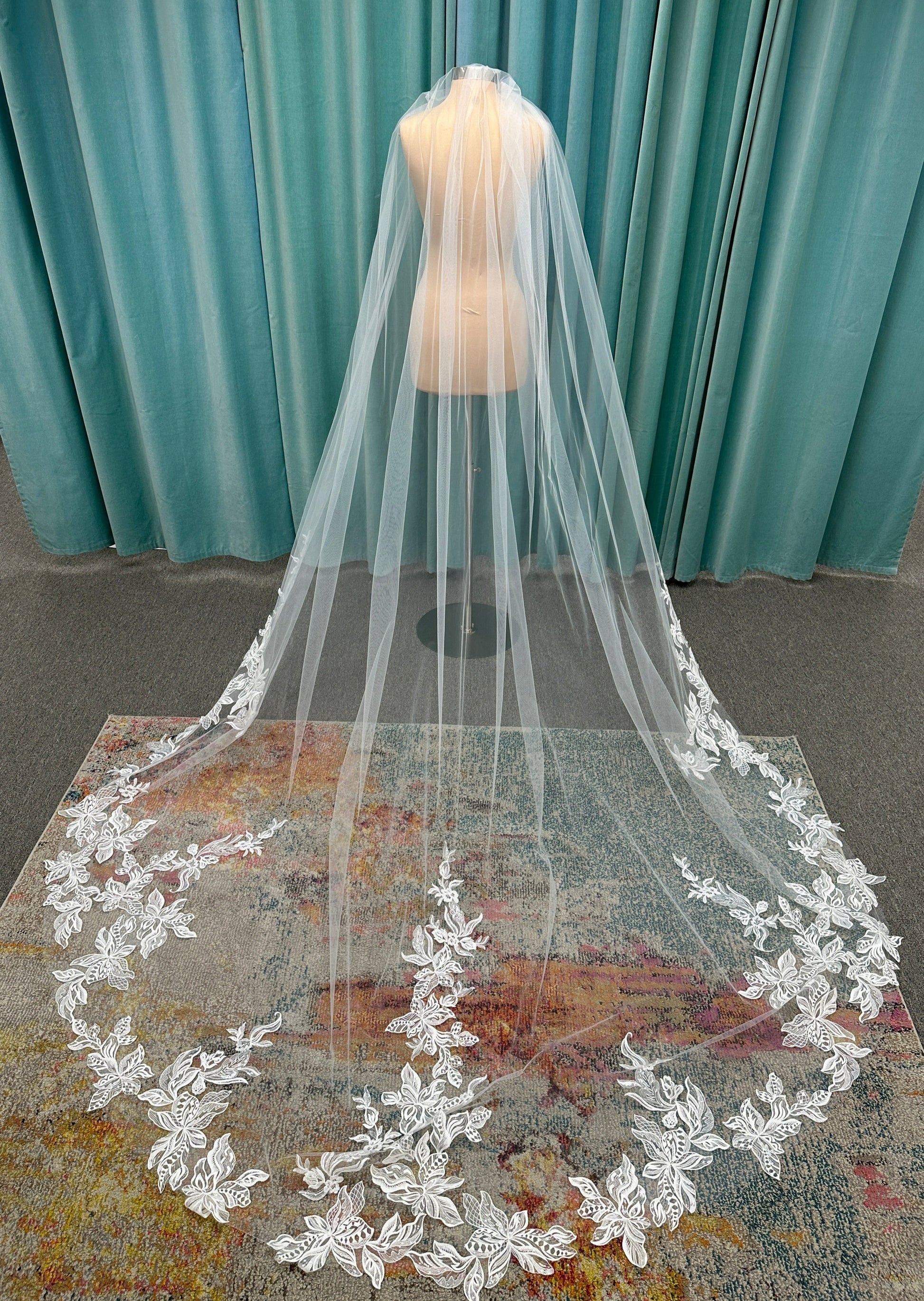 Sparkling Floral Lace Cathedral Veil