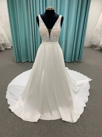 Essense of Australia D3640 Wedding Dress