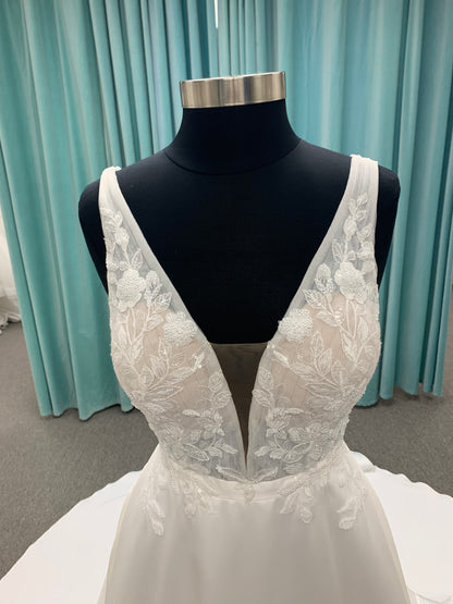 Essense of Australia D3640 Wedding Dress