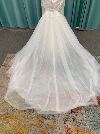 Essense of Australia D3600 Wedding Dress