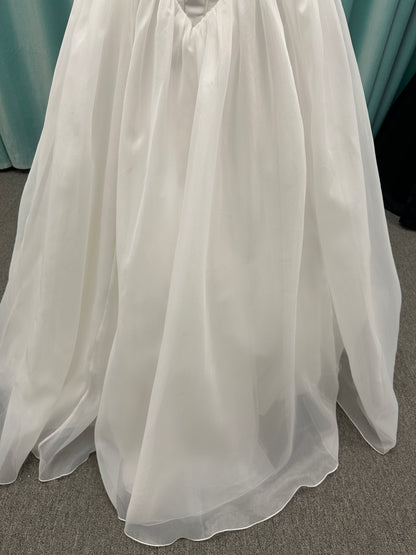 Stella York SY8222 ballgown wedding dress with scoop neckline, structured Mikado bodice, basque waist, and full organza skirt