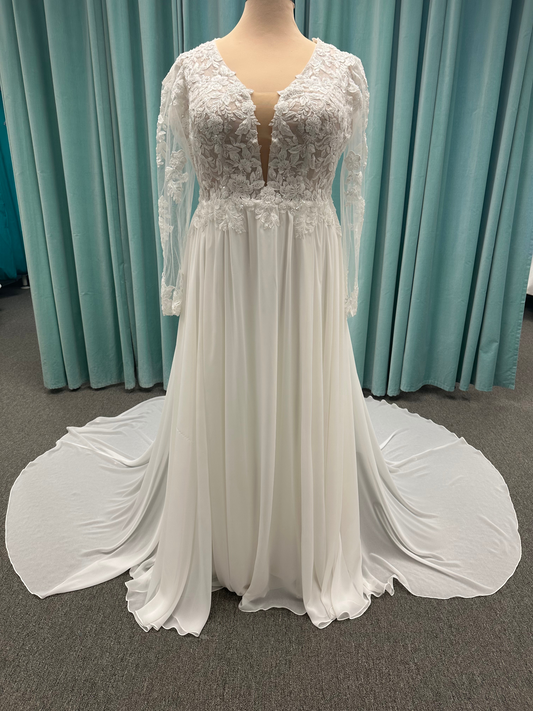 Stella York 7699 Plus Size Wedding Dress
