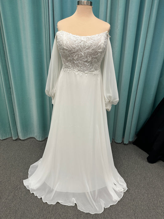 Plus size lace A-line wedding dress with detachable long blouson sleeves and flowing chiffon skirt