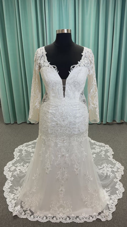 Hera Deep V-Neck  Lace Mermaid Plus Size Wedding Dress