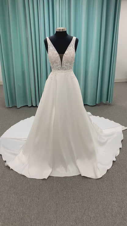 Essense of Australia D3640 Wedding Dress