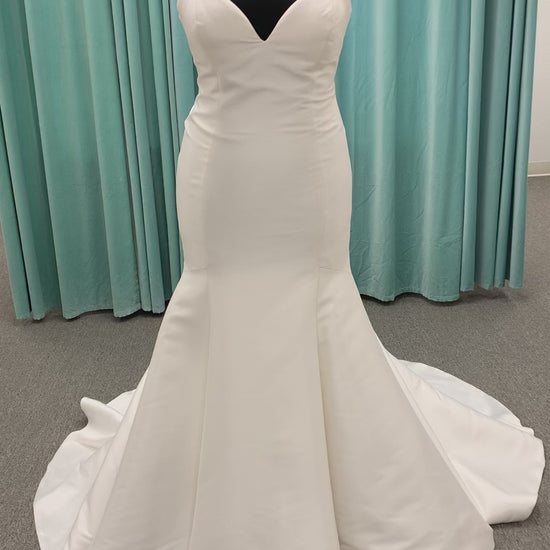 Justin Alexander Blaire 88171 Plus Size Wedding Dress