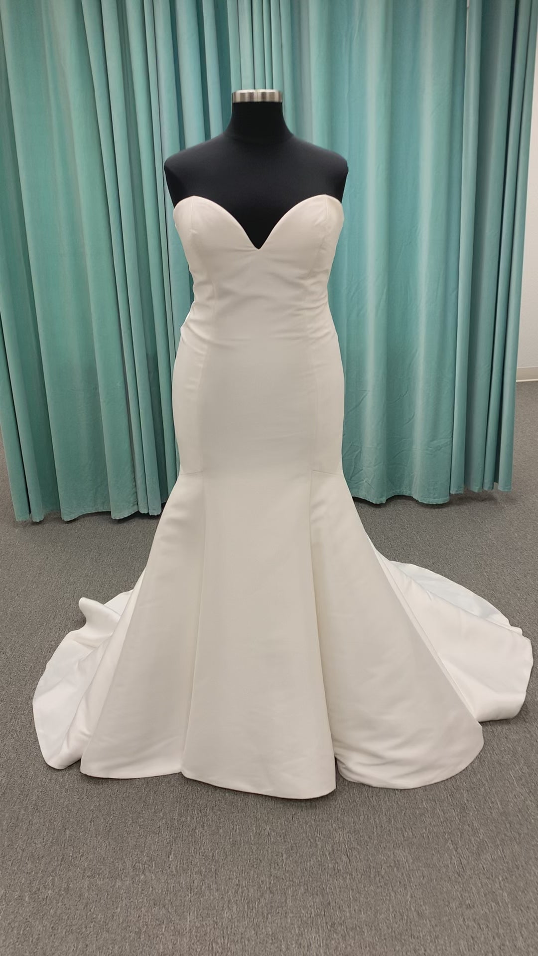 Justin Alexander Blaire 88171 Plus Size Wedding Dress