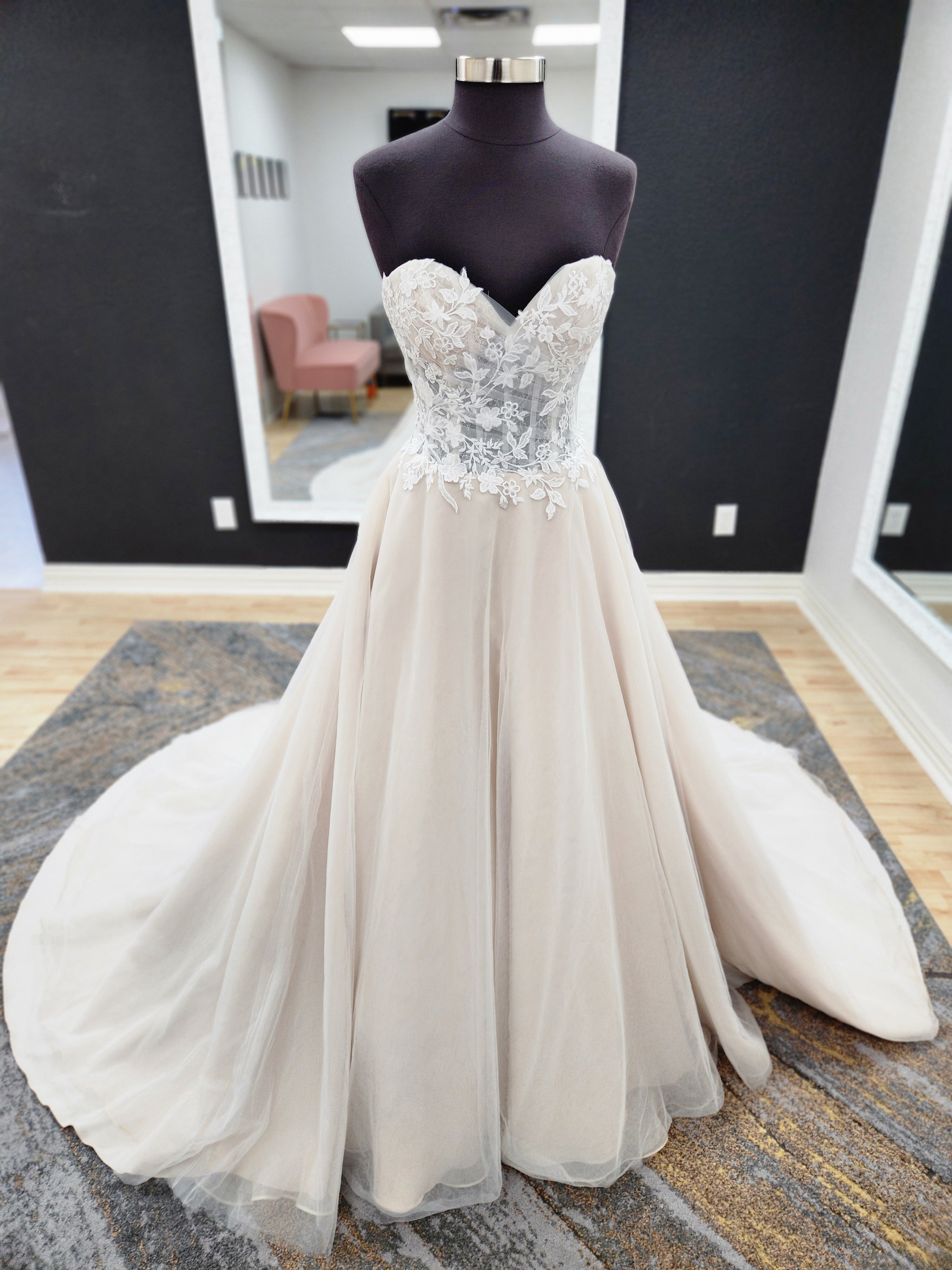 Lace Sweetheart bodice A-line Wedding dress