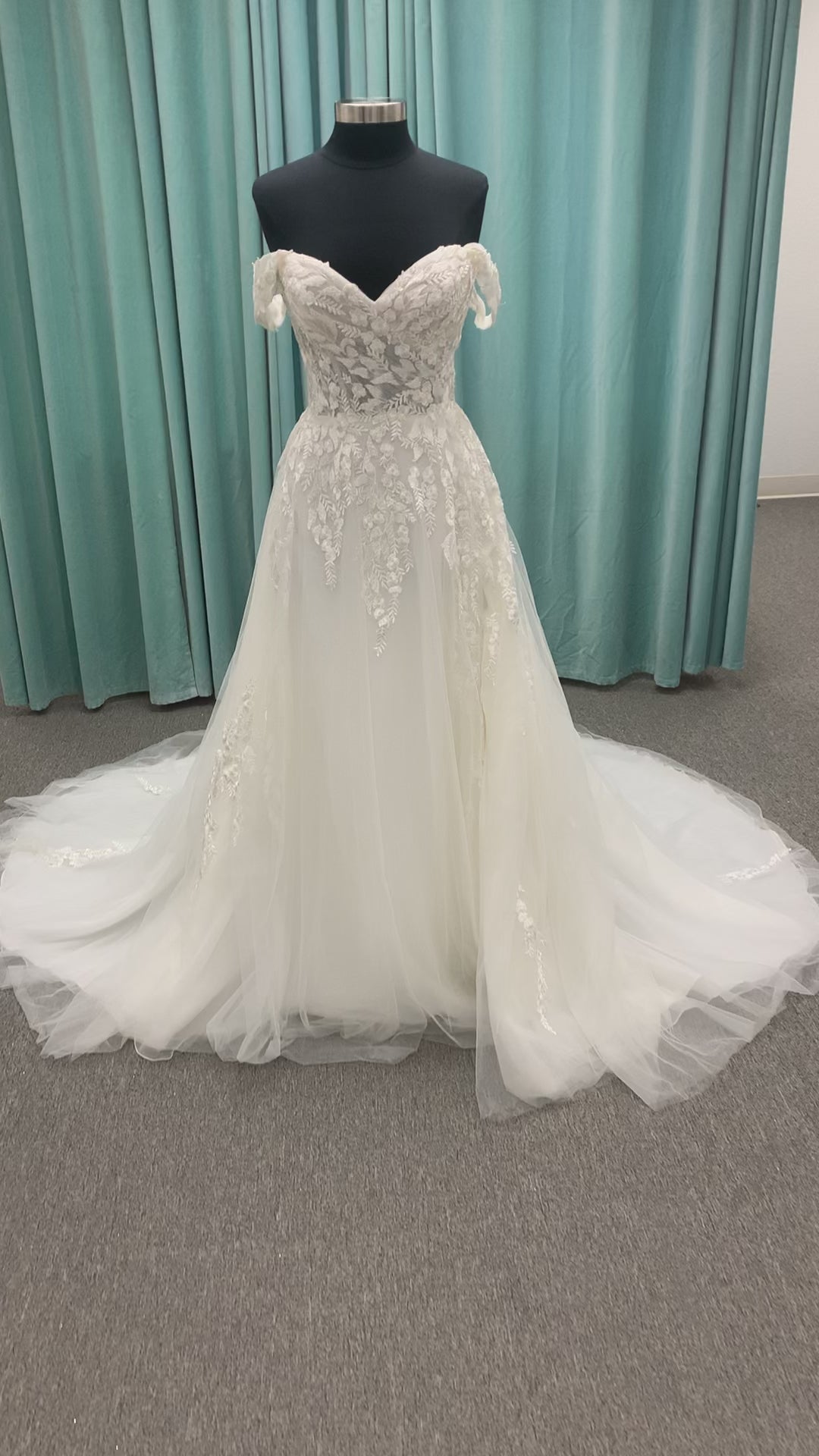 Justin Alexander Carlee 88219 Wedding Dress